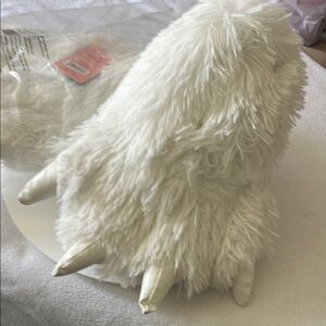 White Furry Claw Slippers MILLFFY UNISEX SIZE XL BRAND NEW